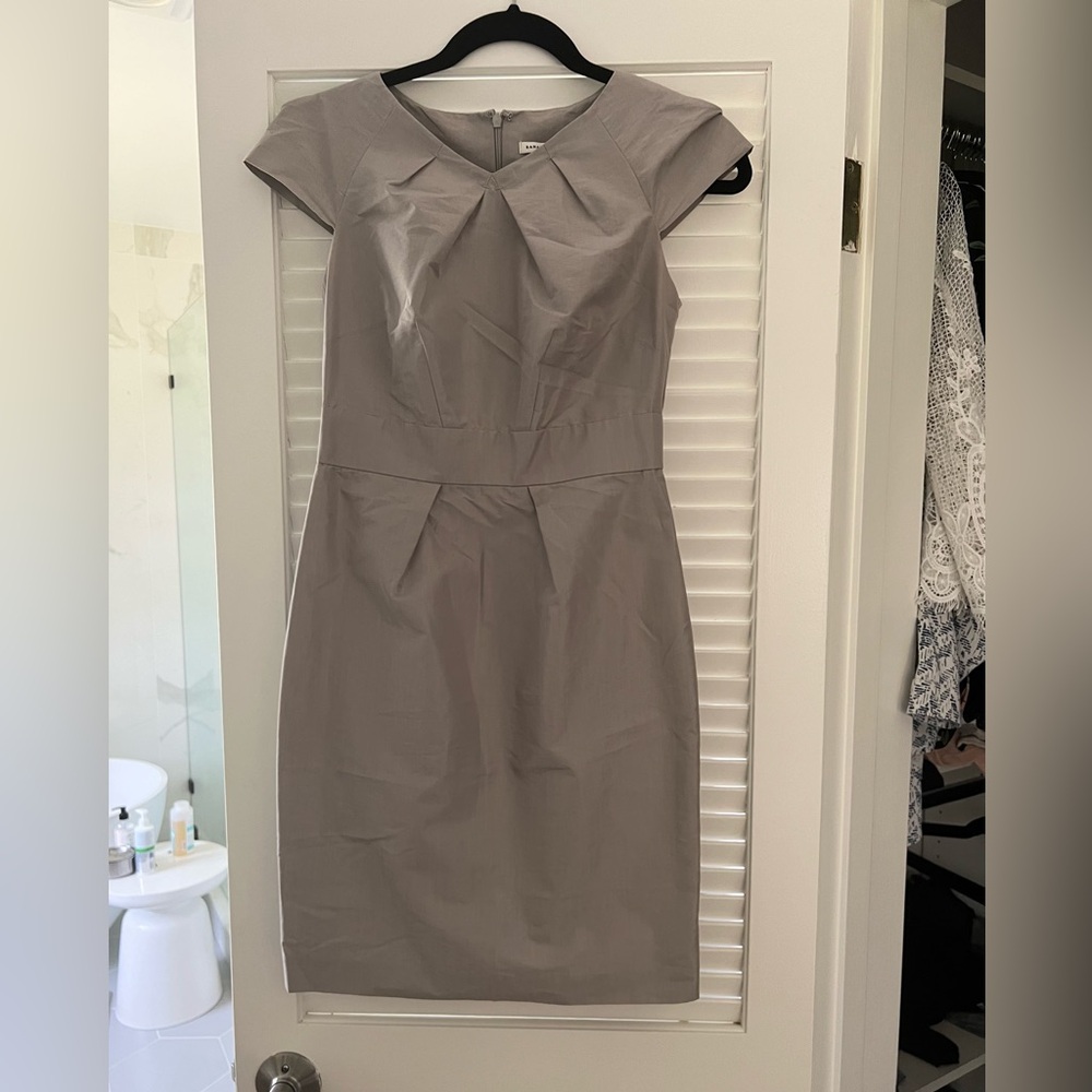 Banana Republic Dress. Lightweight and perfect for summer.